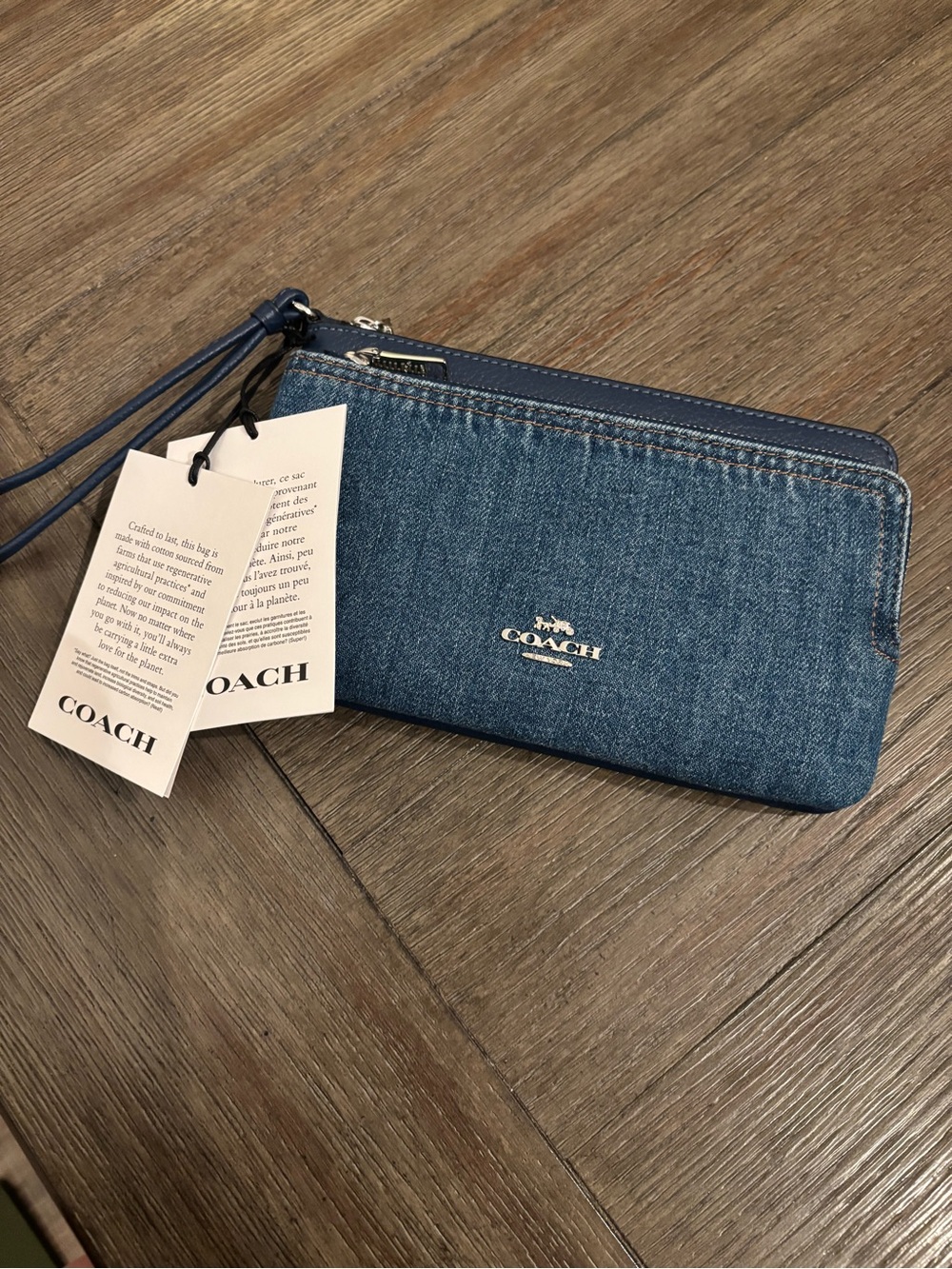 New Coach wristlet 💙 👖 ✨